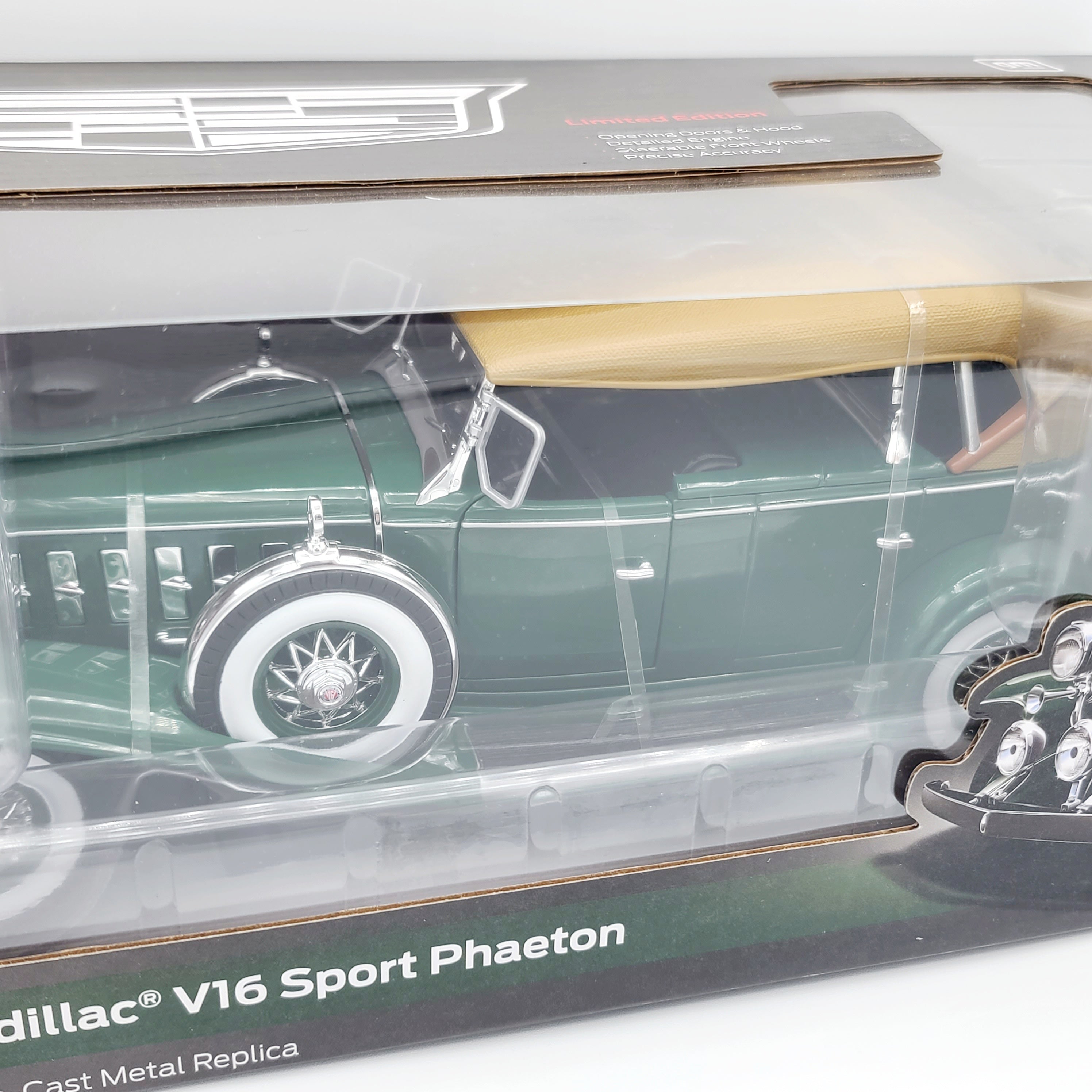 Auto World '32 Cadillac V16 Sport Phaeton - 1:18 Scale Replica(2022)
